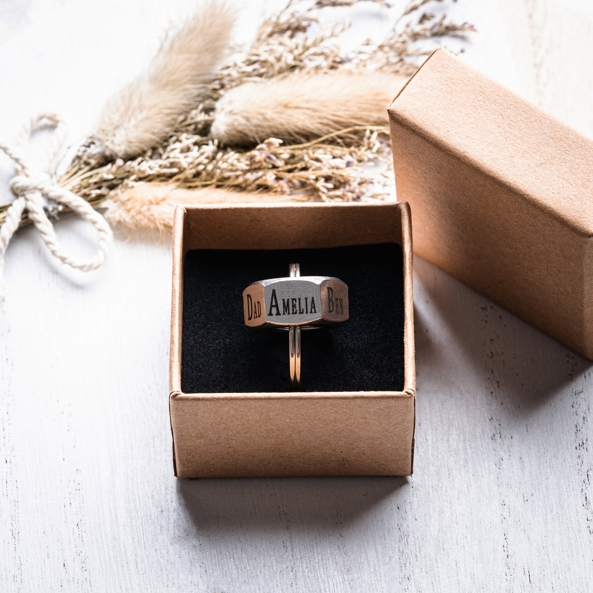 Personalized Dad Keychain, Customizable Unique Gift From Kids, Handcrafted Dad Nut Keyring, Gift for Dad from Kids, Father's Day Present