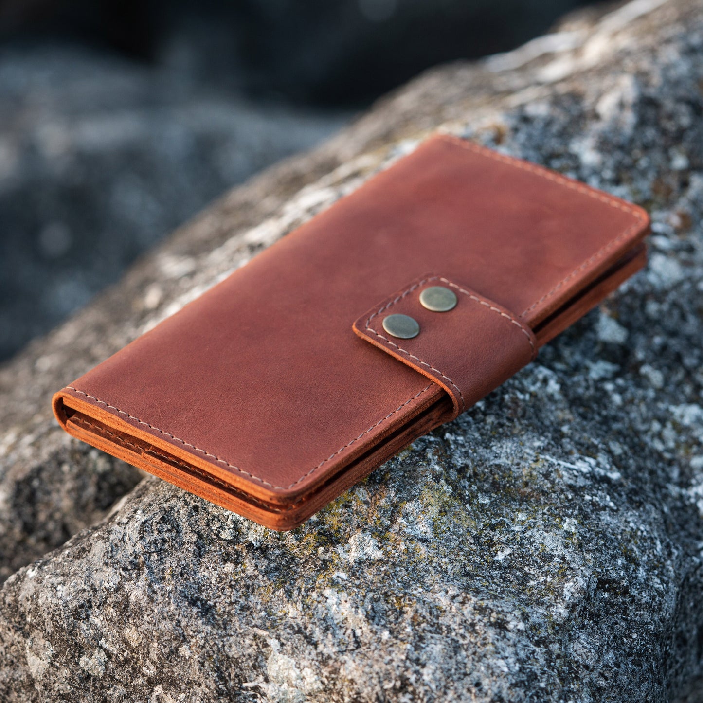 Handmade Leather Wallet with Zip Coin Pouch and Card Slots - Classic Elegance