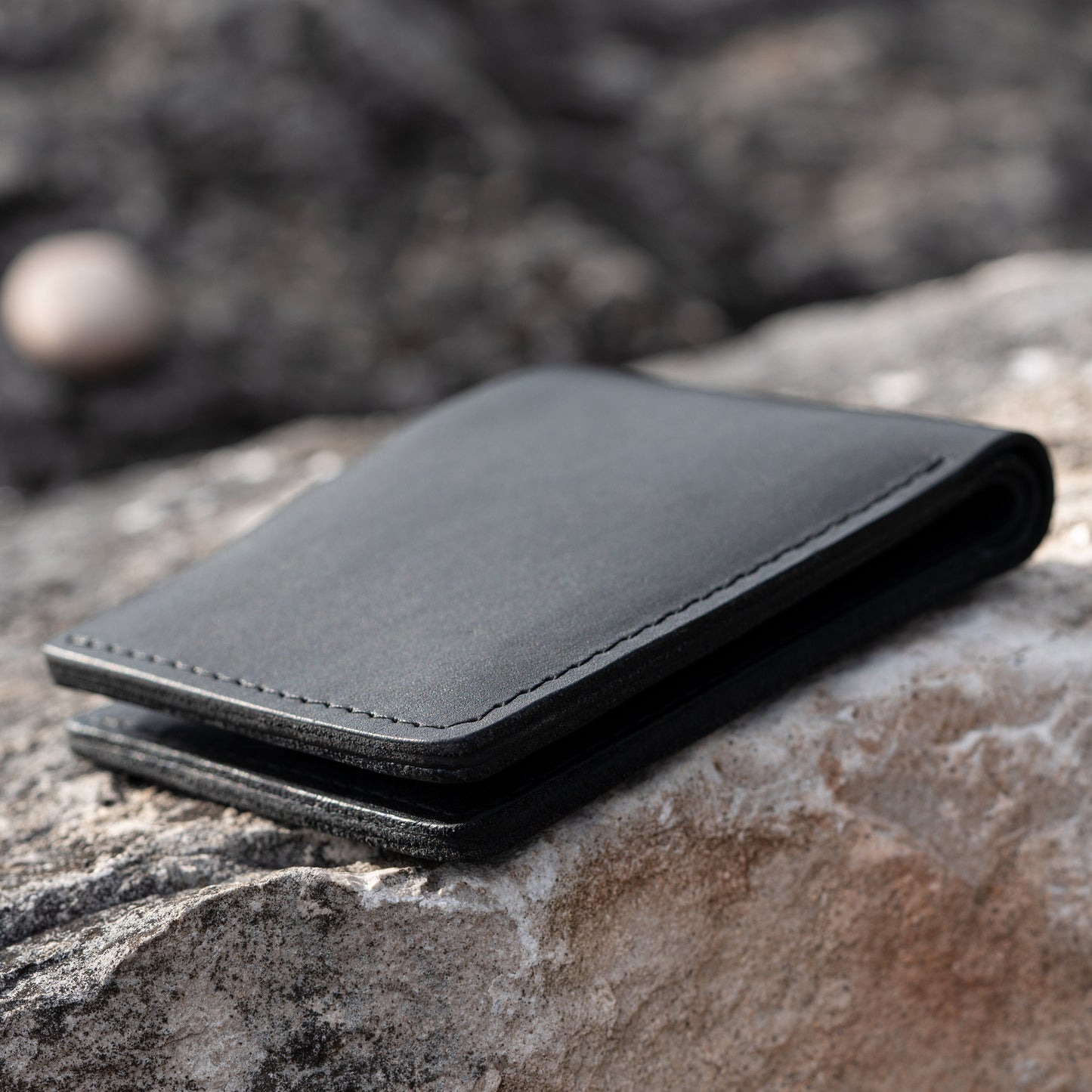 Leather Minimalist Bifold Wallet - Classic Slim Style - Handcrafted