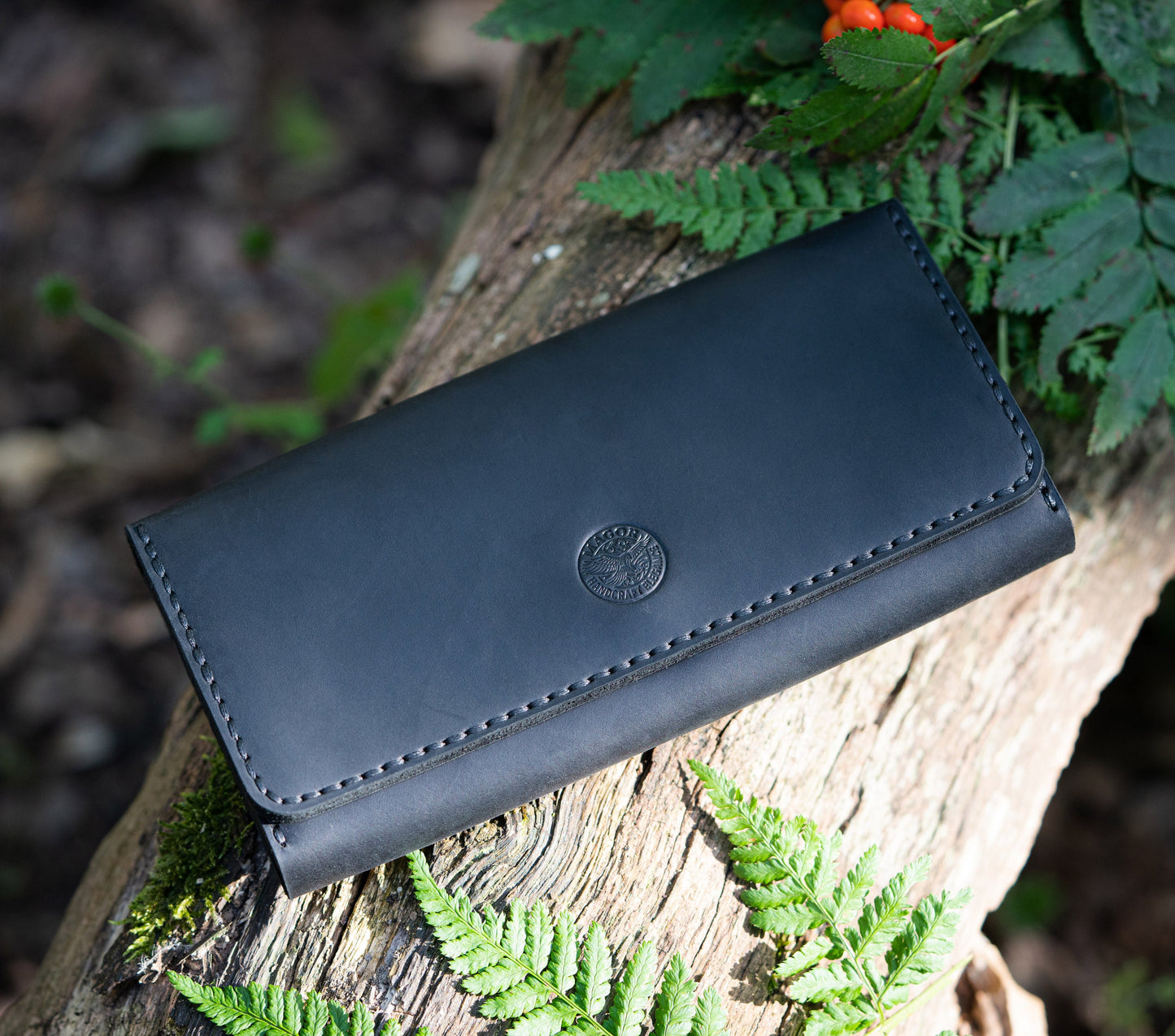 Handmade Leather Wallet with Zip Coin Pouch and Card Slots - Classic Elegance