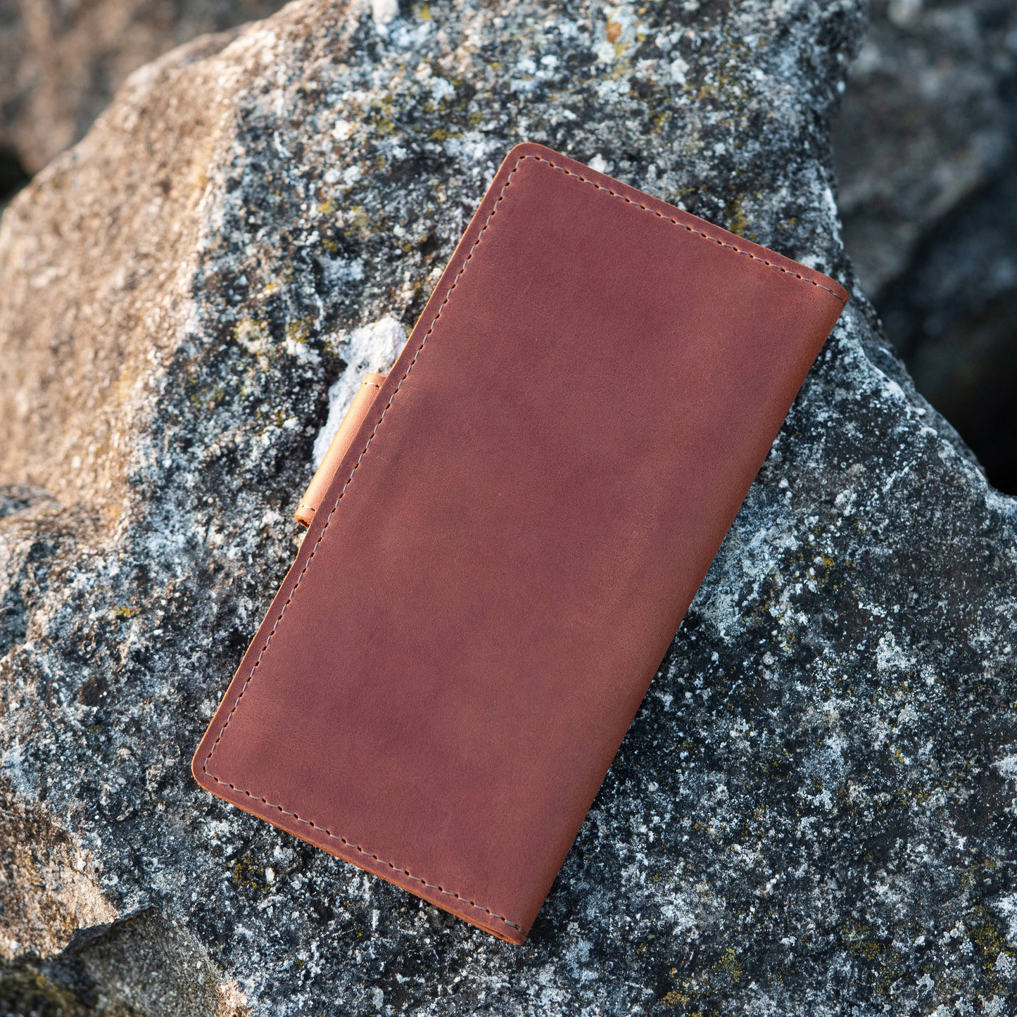 Handmade Leather Wallet with Zip Coin Pouch and Card Slots - Classic Elegance