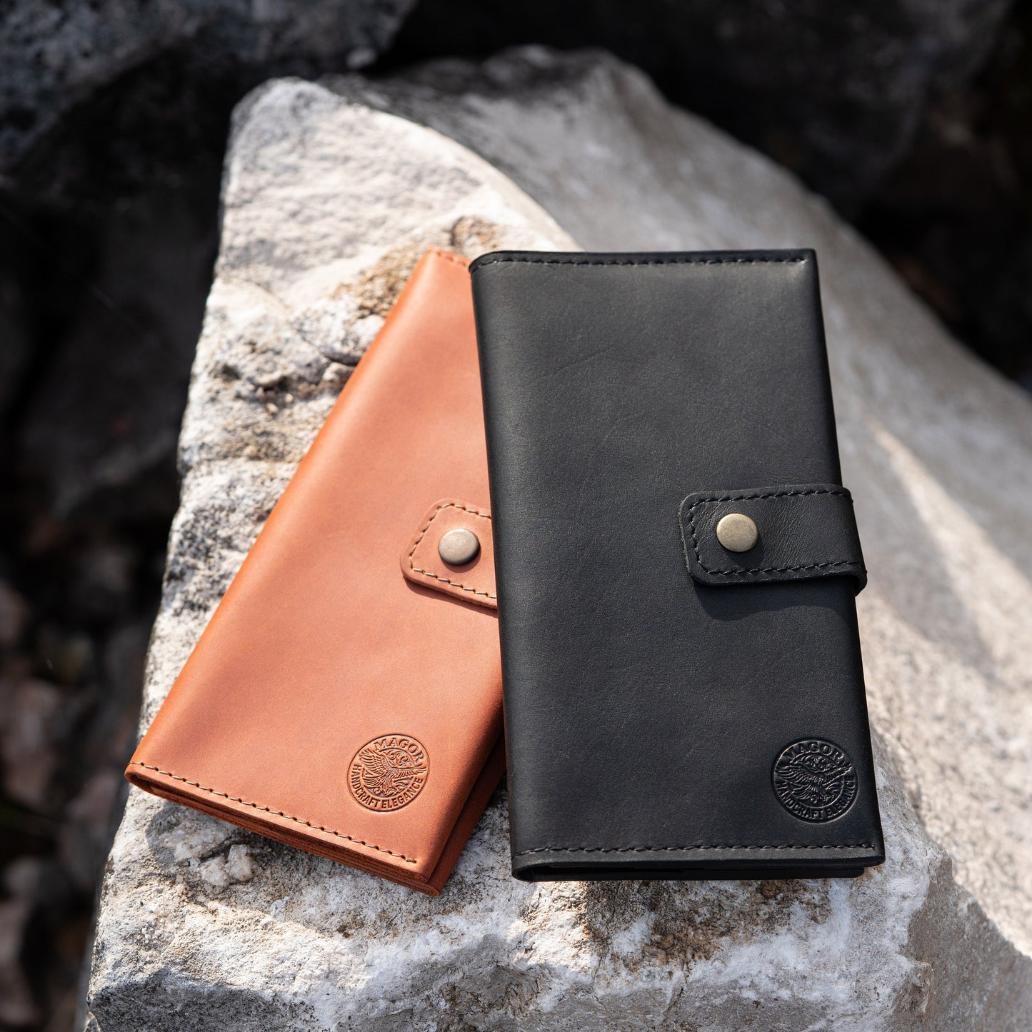 Handmade Leather Wallet with Zip Coin Pouch and Card Slots - Classic Elegance