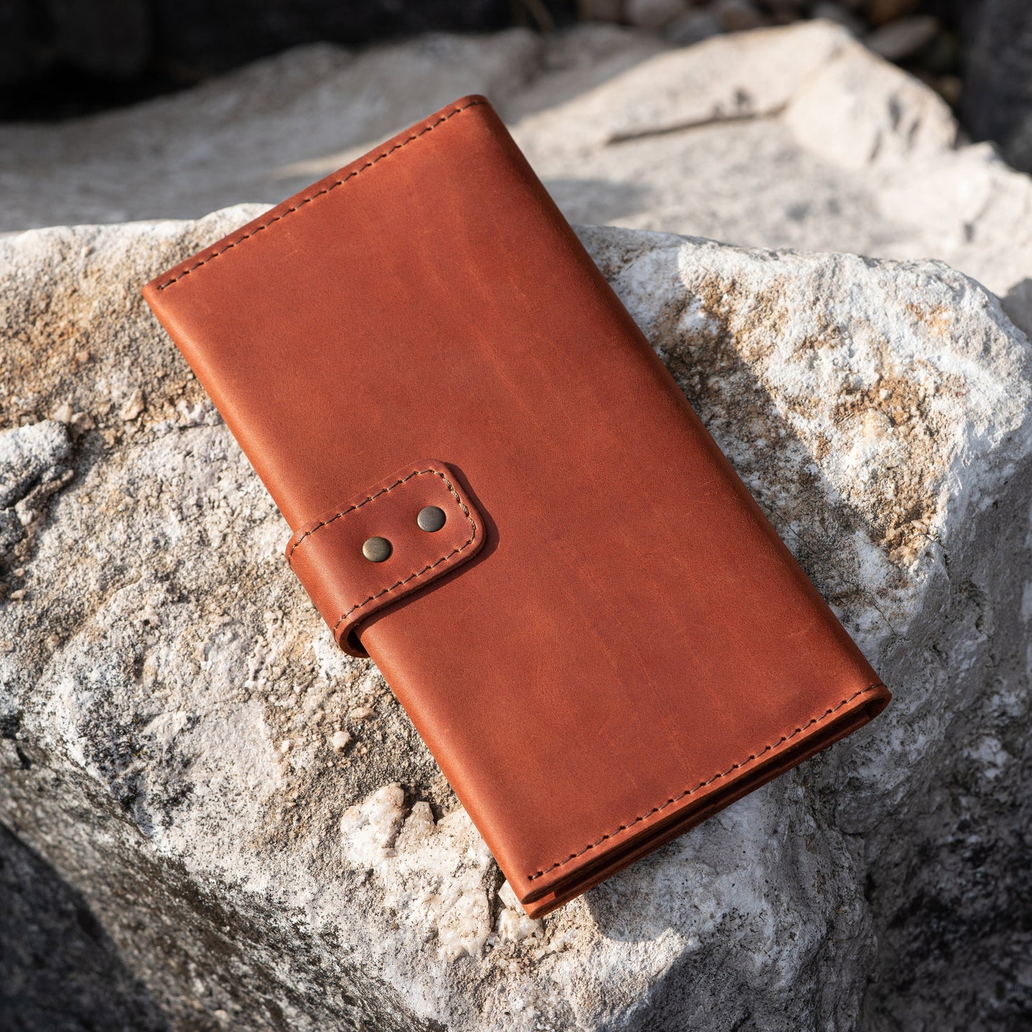 Handmade Leather Wallet with Zip Coin Pouch and Card Slots - Classic Elegance